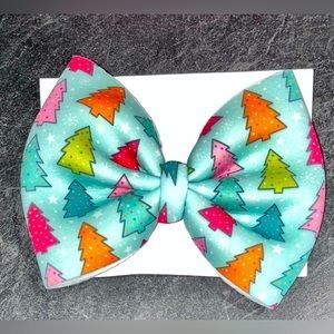 NEW Toddler Baby Hair Bow With Nylon Strap Festive Colorful Tress & Snowflakes